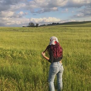 Meet your Posher, Ella